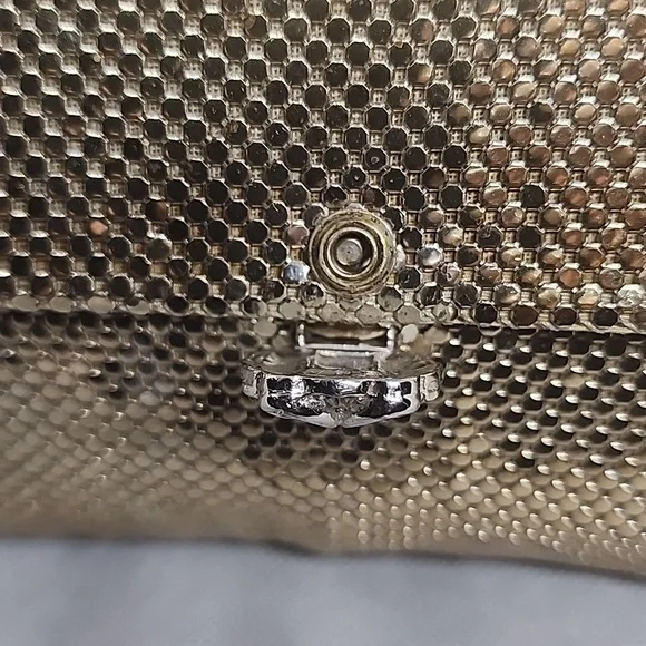VINTAGE WHITING and DAVIS CO.MESH GOLD CLUTCH ✨️ - Picture 3 of 7